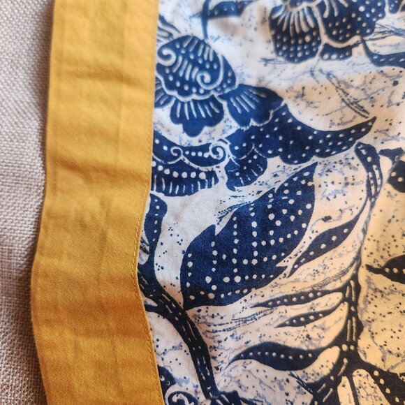 Old Navy Blue and White Floral Cotton Skirt with Yellow Trim Size Small - Picture 7 of 10